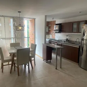  Apartamento Apartamento 70m2 Ubicacion Estrategica Cerca Al Poblado 3020 Colombia